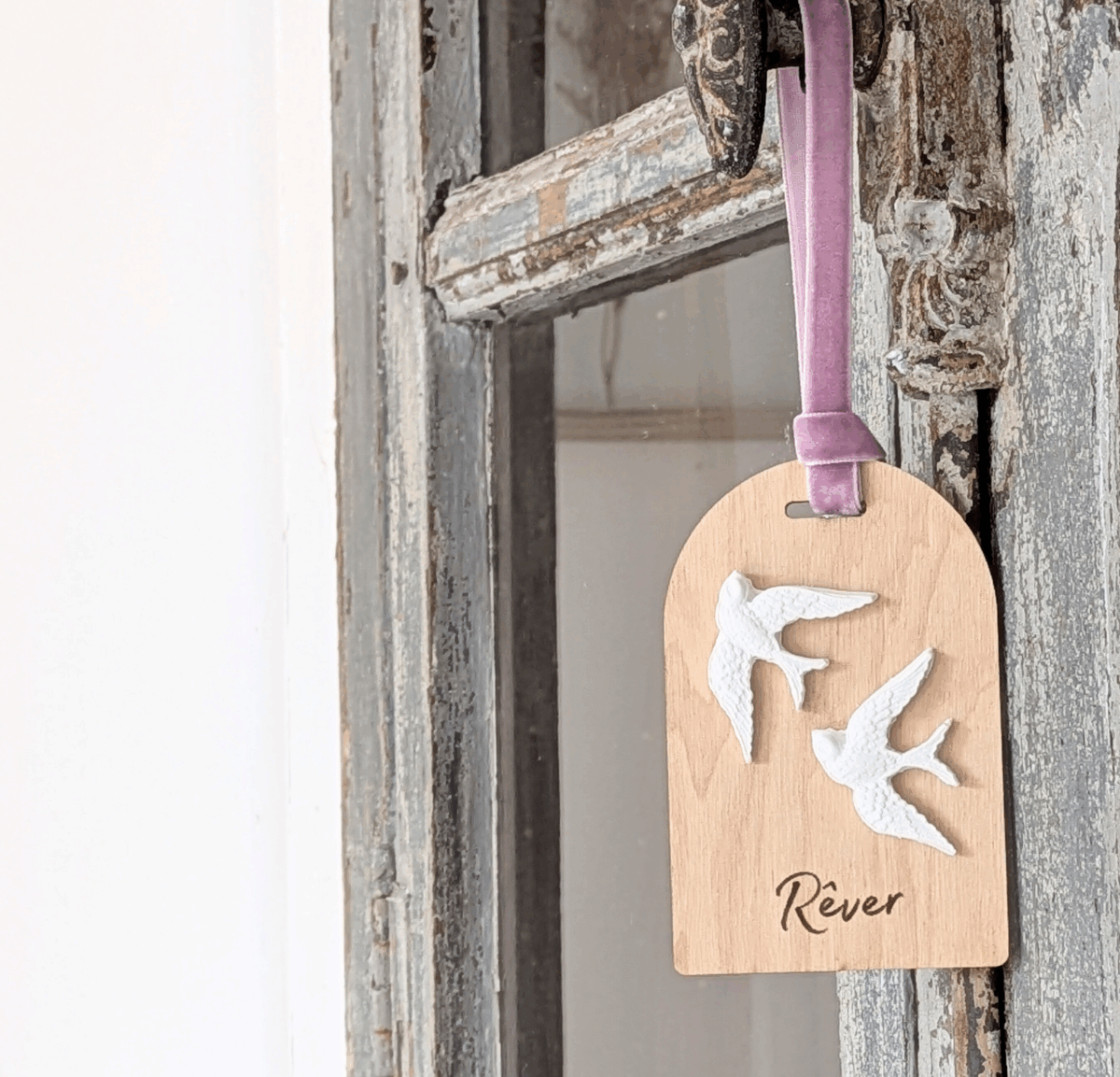 Décor en plâtre parfumé, parfum freesia et message "Rêver".